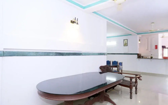 OYO 61270 313s Royal Suites