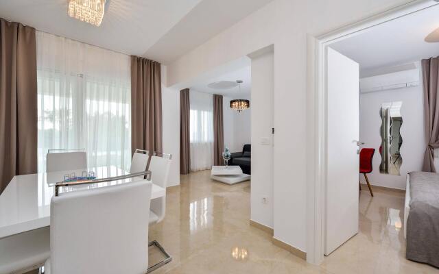 Luxury Apartments Villa Arta