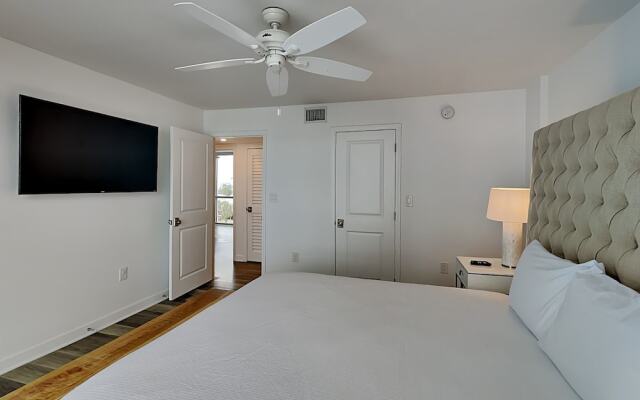 Shoreline Towers by Southern Vacation Rentals