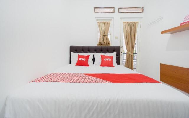 OYO 1941 Aaa Residence Syariah