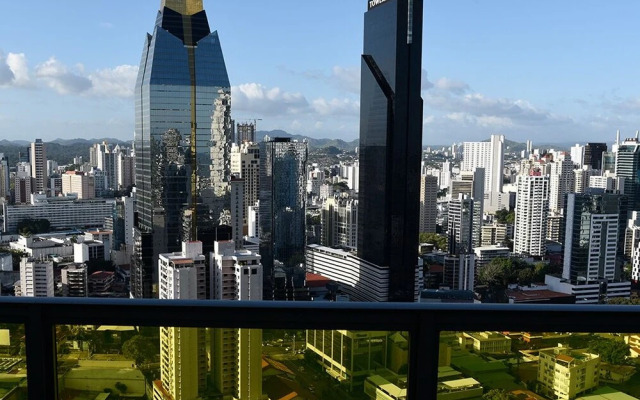 Yoo Panama & Arts Tower