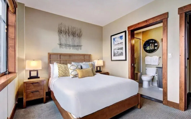 One Ski Hill Place S8322