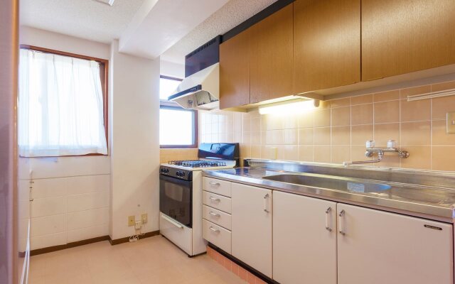 Kariyushi Condominium Mezon Max