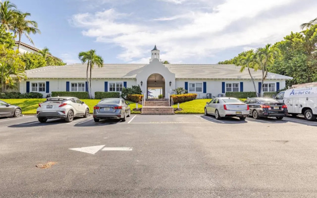 The Ocean by EVRentals