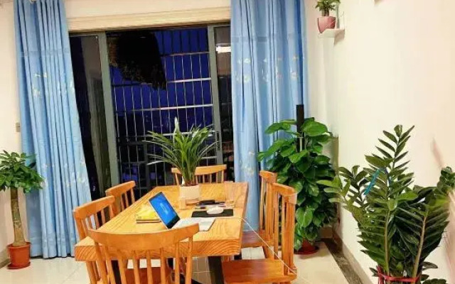 Bobo ｜ Youth Hostel (Haikou East Railway Station)