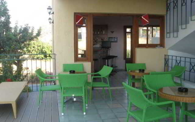 Romantica Hotel Apartments