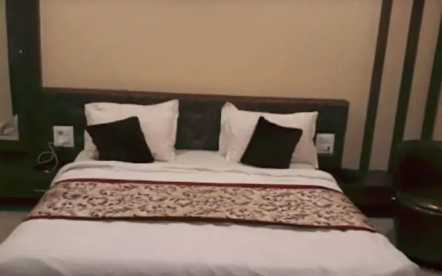 Hotel Saroj Sagar - Sagar