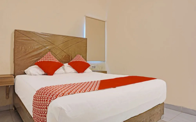 Collection O 91414 Hotel Marina Beach