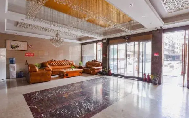 Xixia Chaoyue Business Hotel