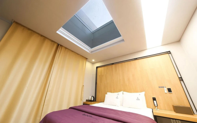 Changwon Jinhae Lewis Hotel