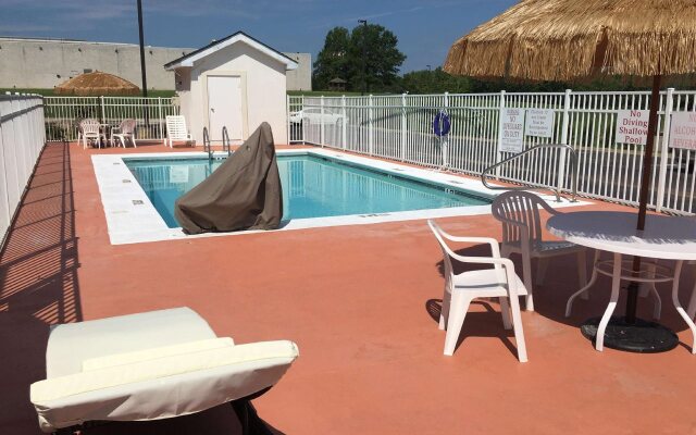 Motel 6 Montgomery, AL - Airport