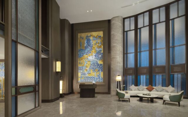 Yuexiu Hotel Guangzhou, Curio Collection by Hilton