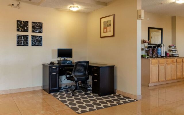 Holiday Inn Express & Suites Englewood Denver South by IHG