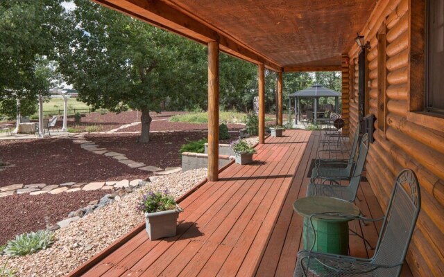 Quarter Horse Lodge