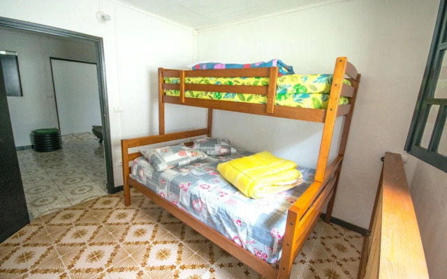 House With 4 Bedrooms in Cilaos, With Wonderful Mountain View, Enclosed Garden and Wifi - 4 km From the Slopes - фото 4