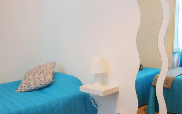 Fly to Lisbon hostel