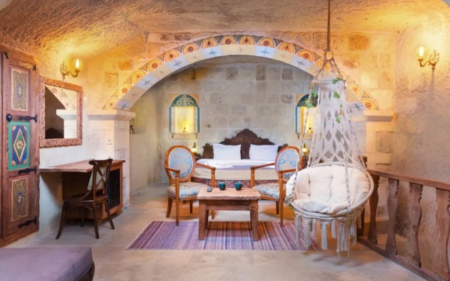 Capp Royal Cave Hotel