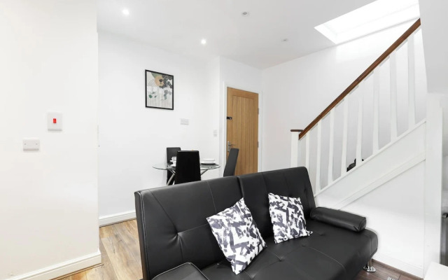 Cosy Apartment Near Leeds City Centre