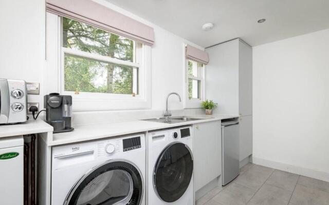 Captivating 4-bed House in Killin