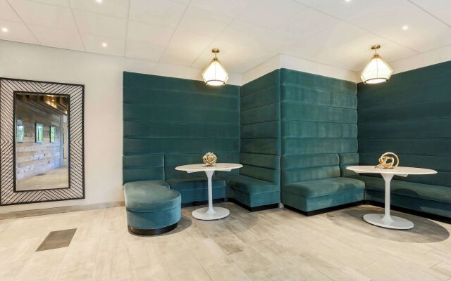 DoubleTree by Hilton Austin - University Area