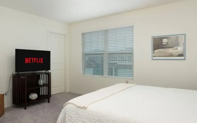Rare Find Sleeps 13 Family Fun