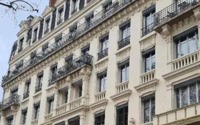 PORTE DU VIEUX LYON, vue sur la saône