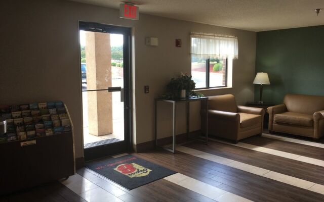 Super 8 Richmond Midlothian Turnpike
