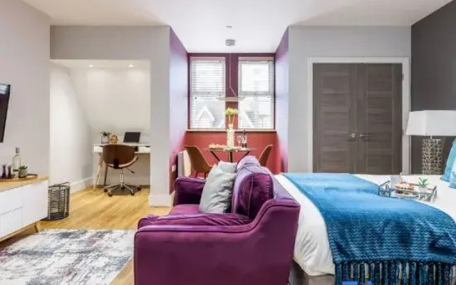 Elegant Seaside Studio Apt w/ Free Gym & Parking