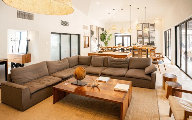 Tramonti Tari B101 in Los Cerritos