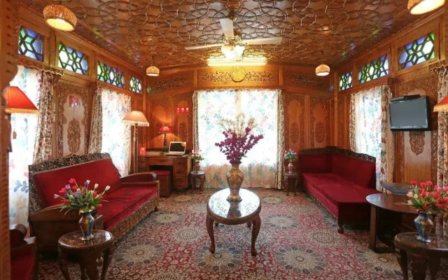 Ritz HouseBoat Srinagar