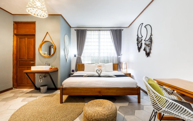 Interconnection Hostel – Guest Rooms – Kuta