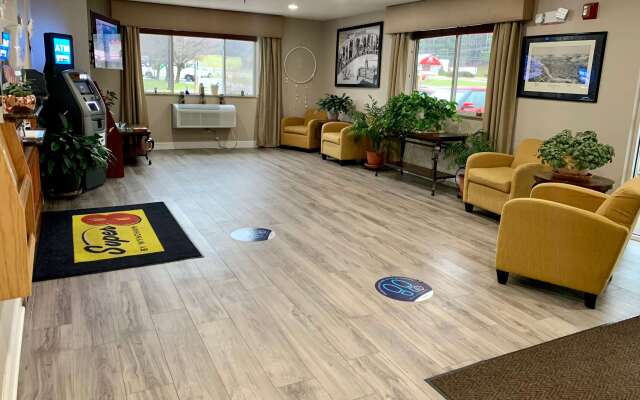 Super 8 by Wyndham Clearfield