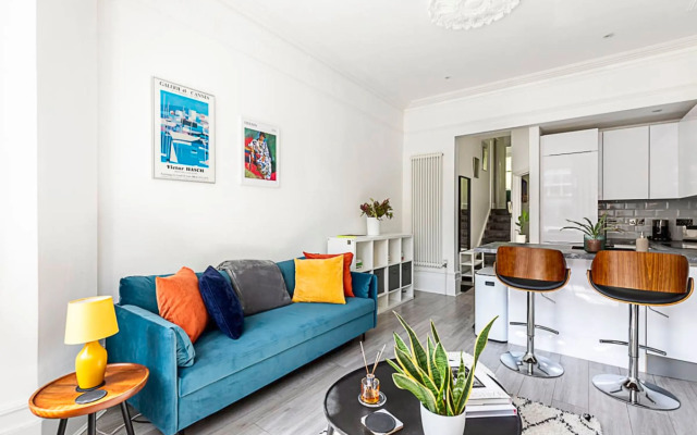 Stylish Hideaway Flat at Milton Park Highgate