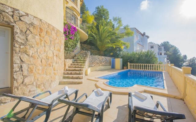 Villa - 3 Bedrooms with Pool - 105015