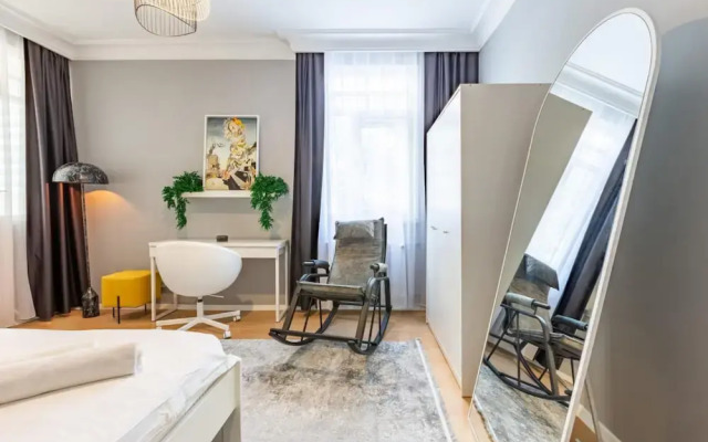 Spacious Apartment on Bagdat Street Kadikoy