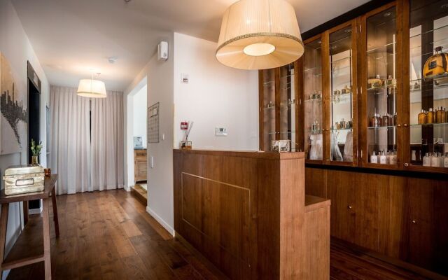 Lear Sense - Experience Luxury Hotel