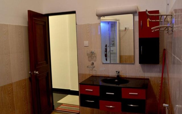Mangroven River View Hotel