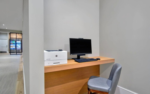Residence Inn by Marriott Orlando Flamingo Crossing/Western Entrance