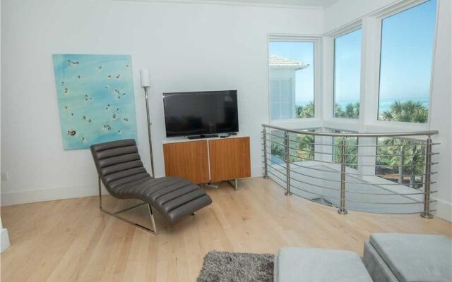 Seabreeze 5 Bedroom Home by RedAwning