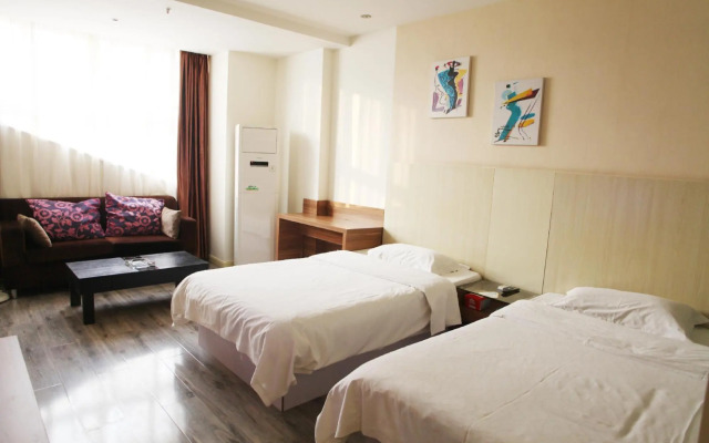 Yijia Business Hotel (Wuhan Optics Valley Plaza Yangjiawan Subway Station Branch)