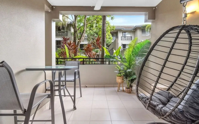 Lux Apartment Cairns - 9 Pools BBQ Gym