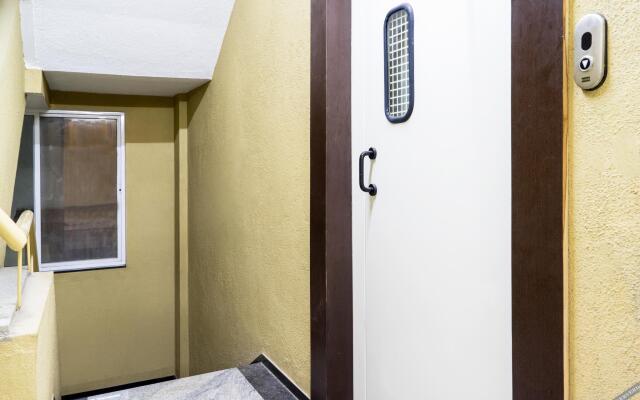 OYO 9738 Hotel House Khas Suites