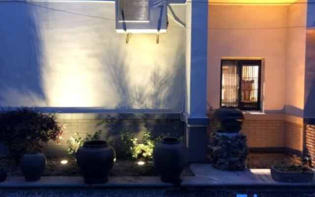 Rooftop Flower Stream Ink B&B