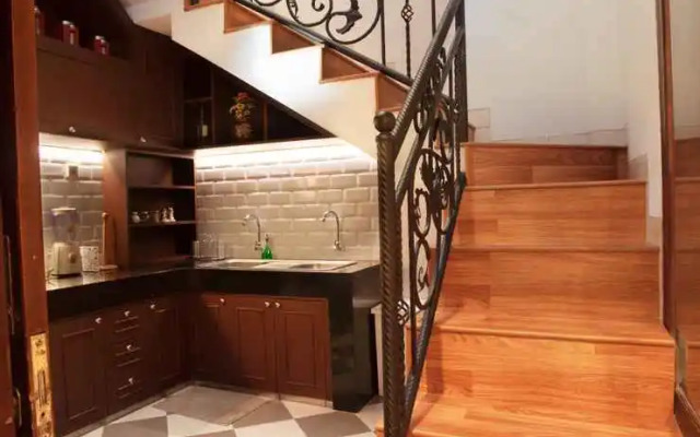 Hening Pool Residence