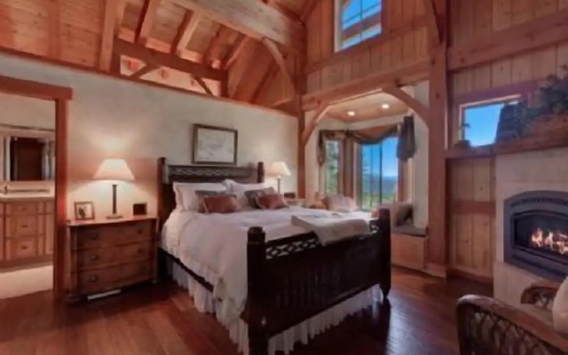 Glacier Luxury Lodge