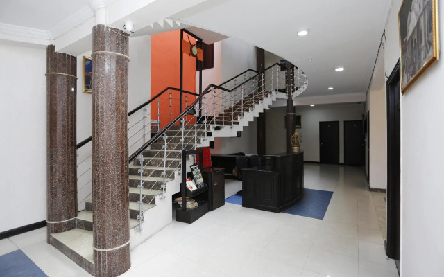 OYO Rooms 086 Near Picture Palace