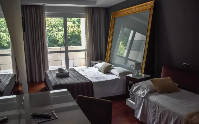 Aston Hotel