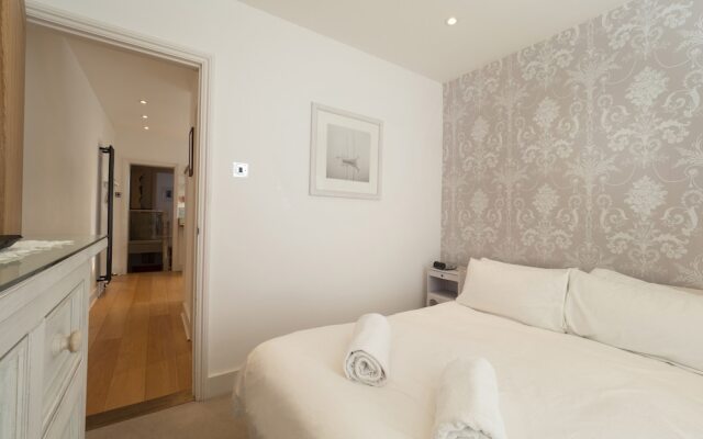 Sail Away - 2-Bed Apartment by the Beach