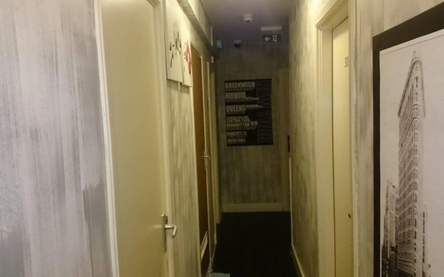 Amigo Hotel - Hostel