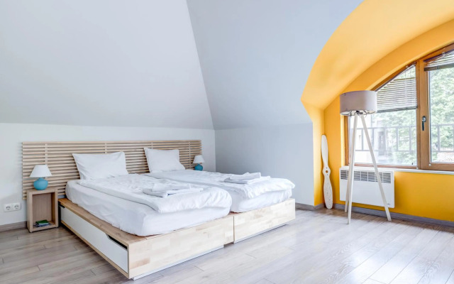 Park Loft next to Eagle's Bridge